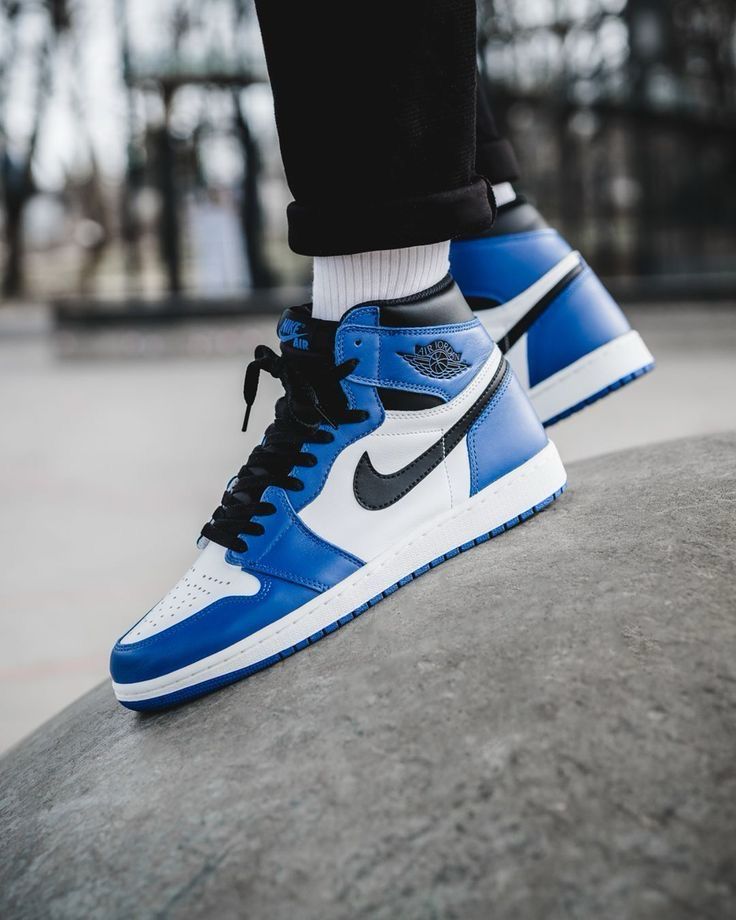 Blue and white air jordans 1 online